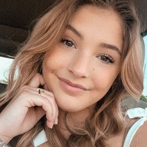 Meet your Posher, Teya